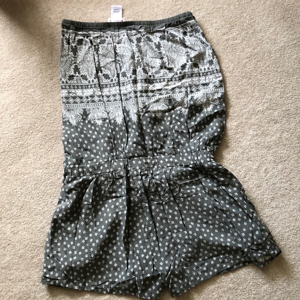 Sady & Lu Romper - Picture 2 of 4